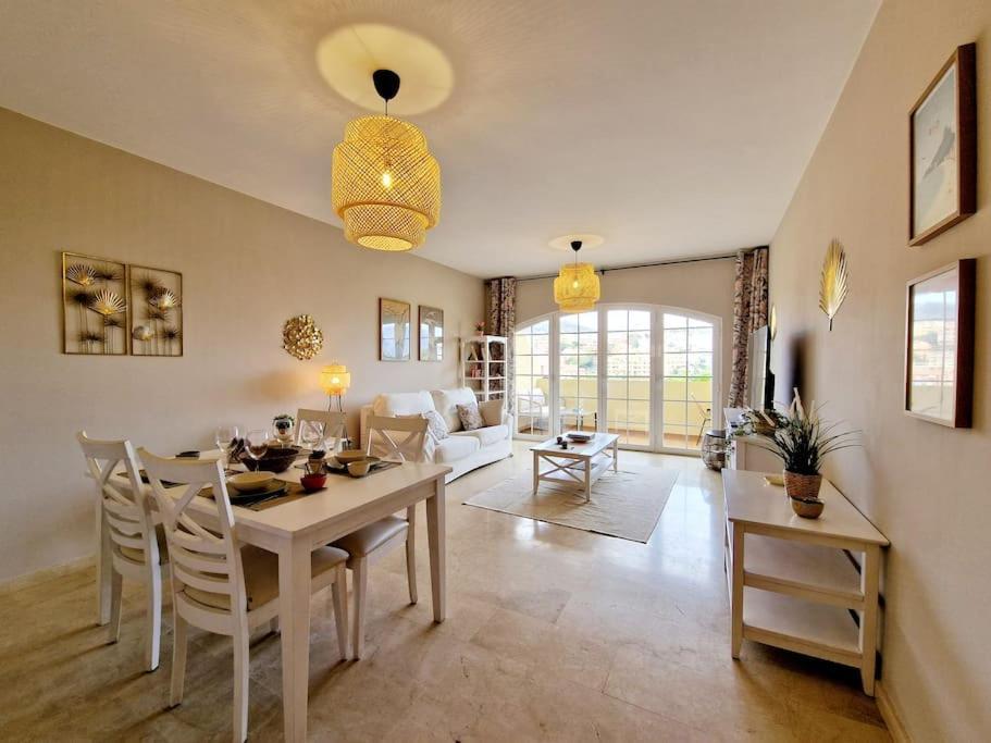 Royal Golf View: 2Br, Pools & Ac Daire Sitio de Calahonda Dış mekan fotoğraf