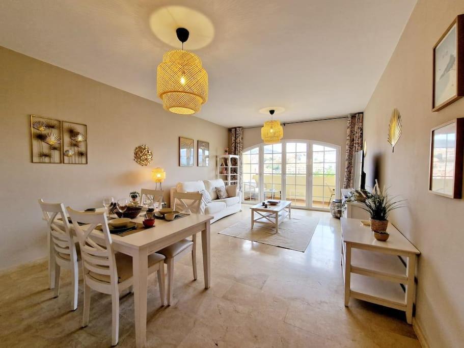 Royal Golf View: 2Br, Pools & Ac Daire Sitio de Calahonda Dış mekan fotoğraf