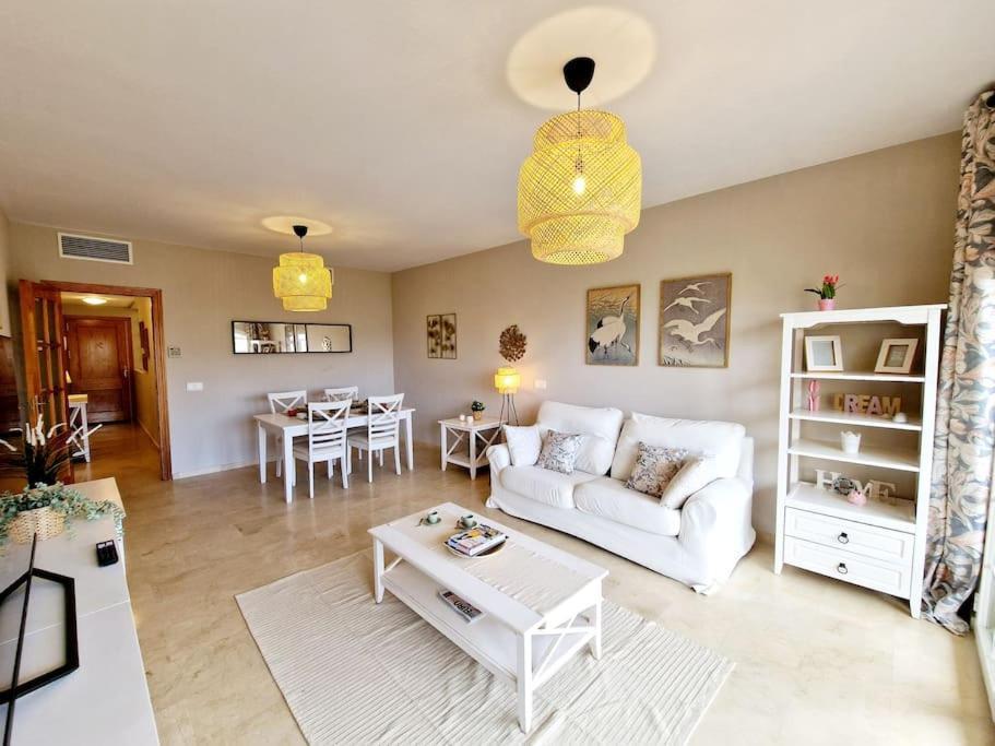 Royal Golf View: 2Br, Pools & Ac Daire Sitio de Calahonda Dış mekan fotoğraf