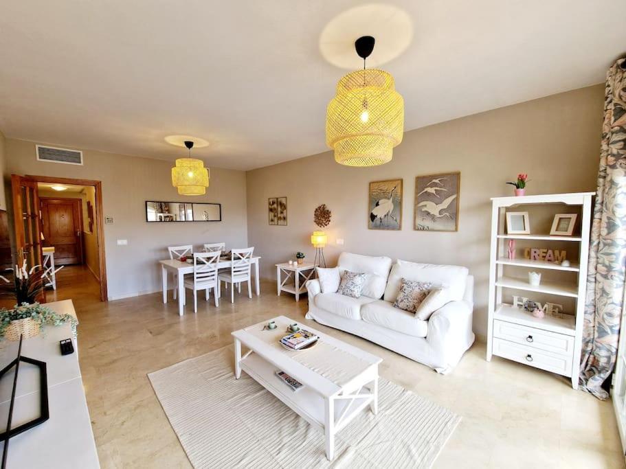 Royal Golf View: 2Br, Pools & Ac Daire Sitio de Calahonda Dış mekan fotoğraf